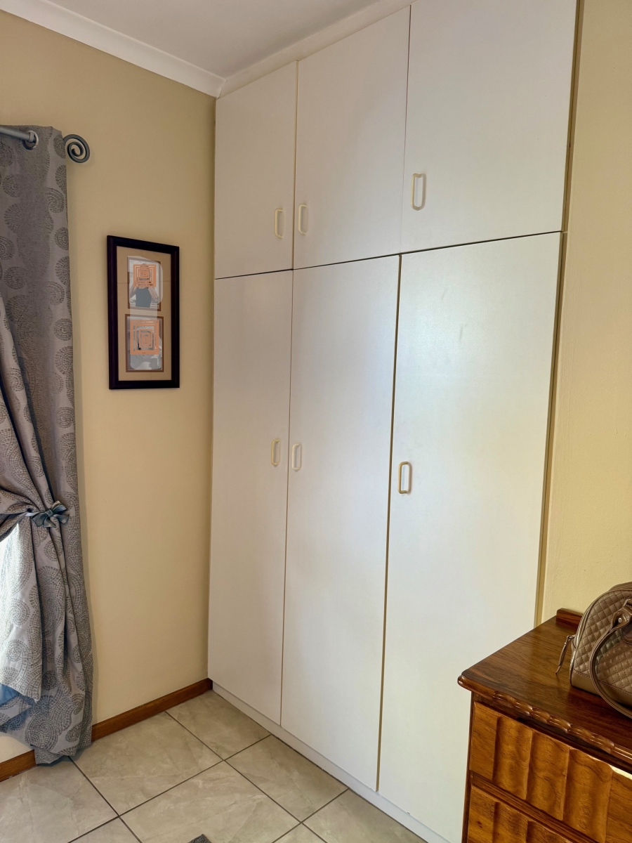 3 Bedroom Property for Sale in Bergzicht Western Cape